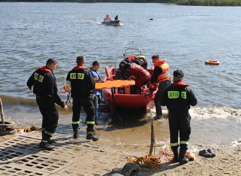 Zdjęcie 7: Rybacka i pożarna ćwiczyły na Zalewie 