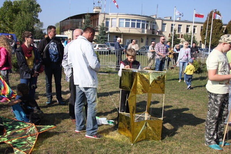 Zdjęcie 2: Święto latawca na lotnisku w Piotrkowie