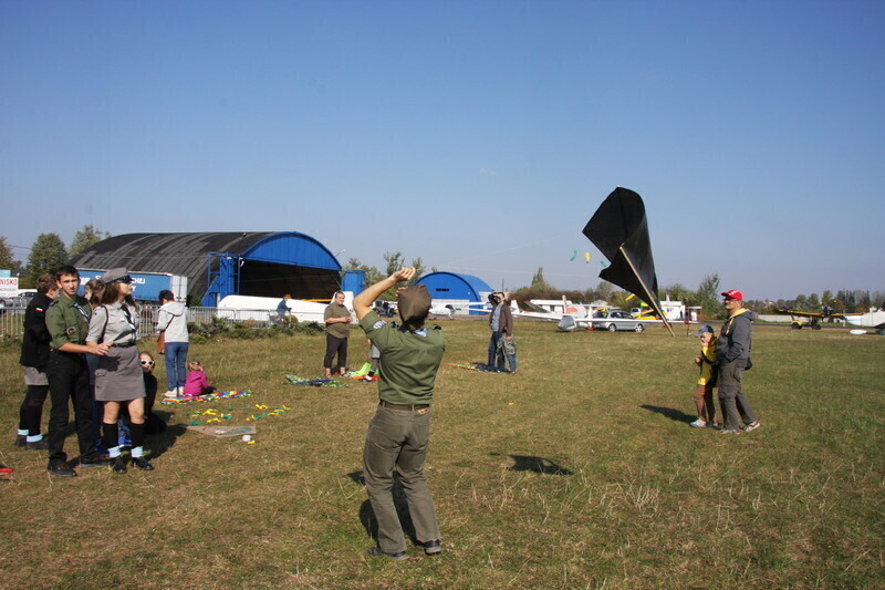 Zdjęcie 5: Święto latawca na lotnisku w Piotrkowie