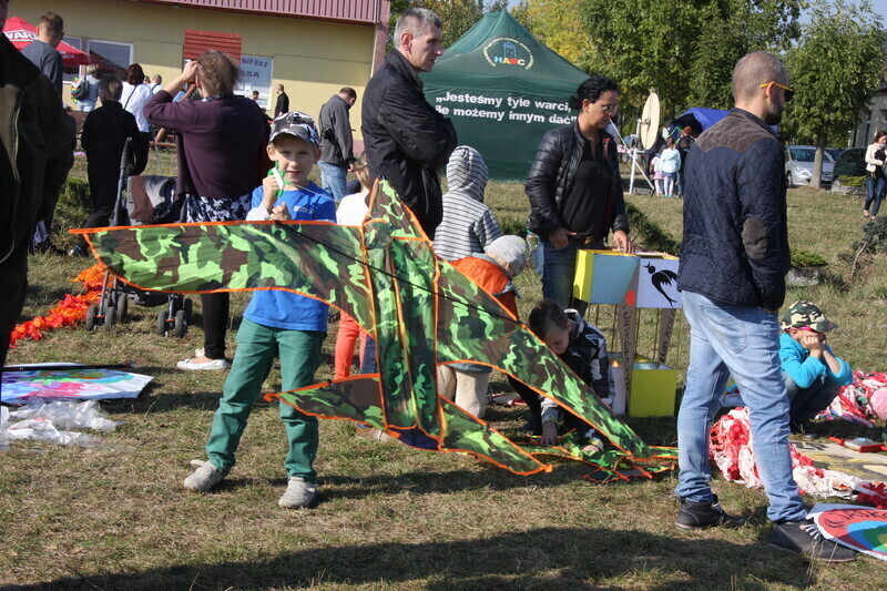 Zdjęcie 7: Święto latawca na lotnisku w Piotrkowie