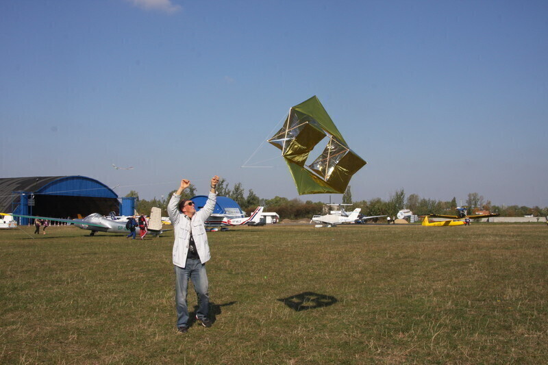 Zdjęcie 17: Święto latawca na lotnisku w Piotrkowie