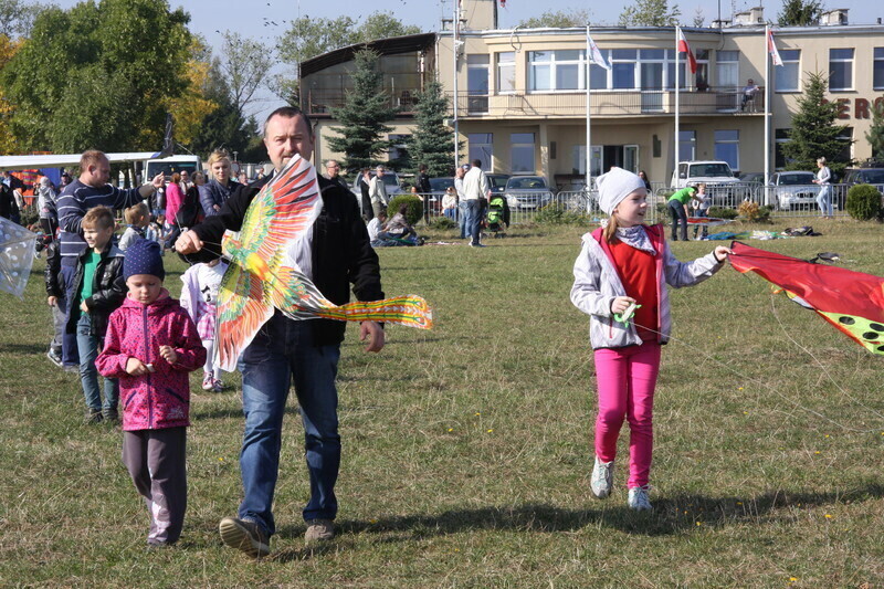Zdjęcie 22: Święto latawca na lotnisku w Piotrkowie