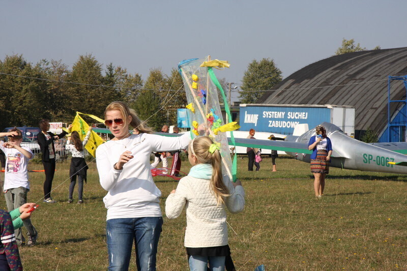 Zdjęcie 24: Święto latawca na lotnisku w Piotrkowie
