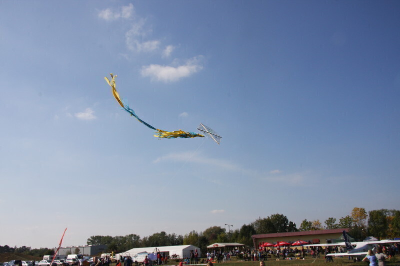 Zdjęcie 26: Święto latawca na lotnisku w Piotrkowie