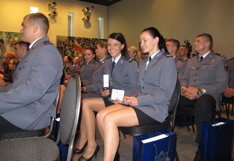 Zdjęcie 4: Mistrzyni taekwon-do nosi mundur 