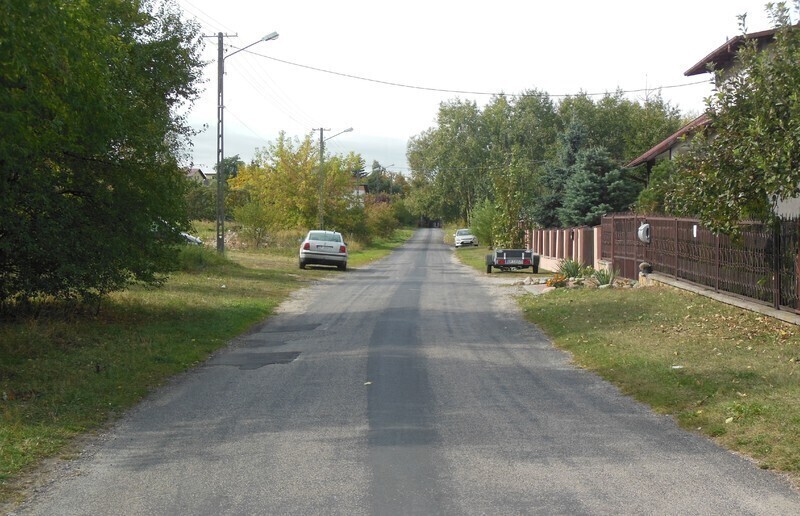 Zdjęcie 4: Kącik rekreacyjny bez oświetlenia i ogrodzenia 