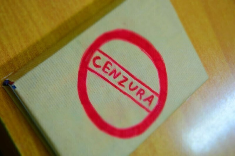 Zdjęcie 2: W Gimnazjum nr 4 czytają... zakazane książki 