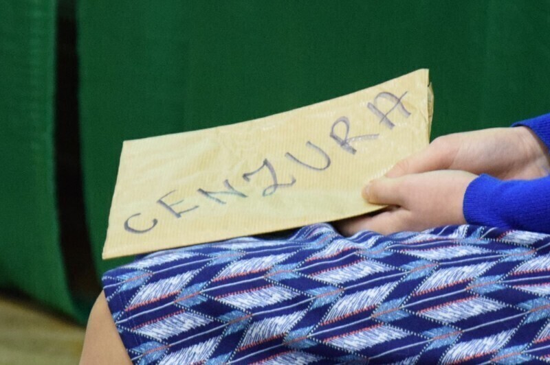 Zdjęcie 3: W Gimnazjum nr 4 czytają... zakazane książki 