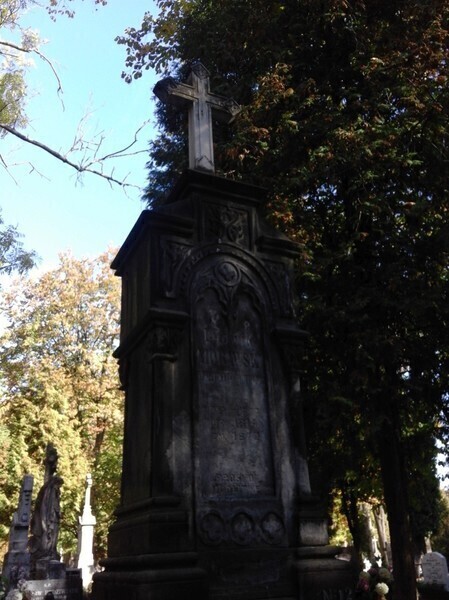 Zdjęcie 4: Spacer po Piotrkowskich Powązkach