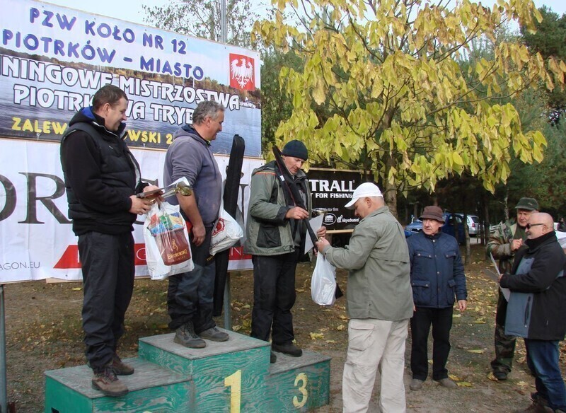Zdjęcie 11: Złowili 3 szczupaki i 130 okoni 