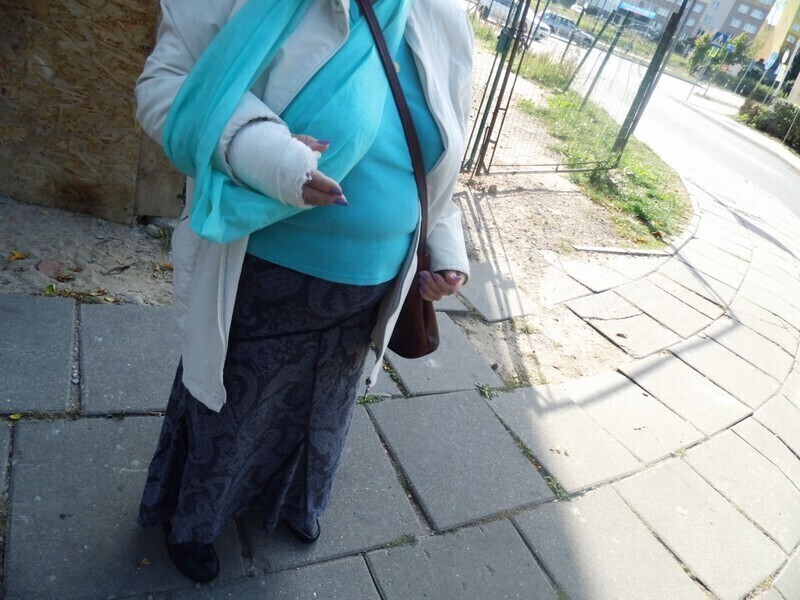 Zdjęcie 9: Na piotrkowskich chodnikach można skręcić kark