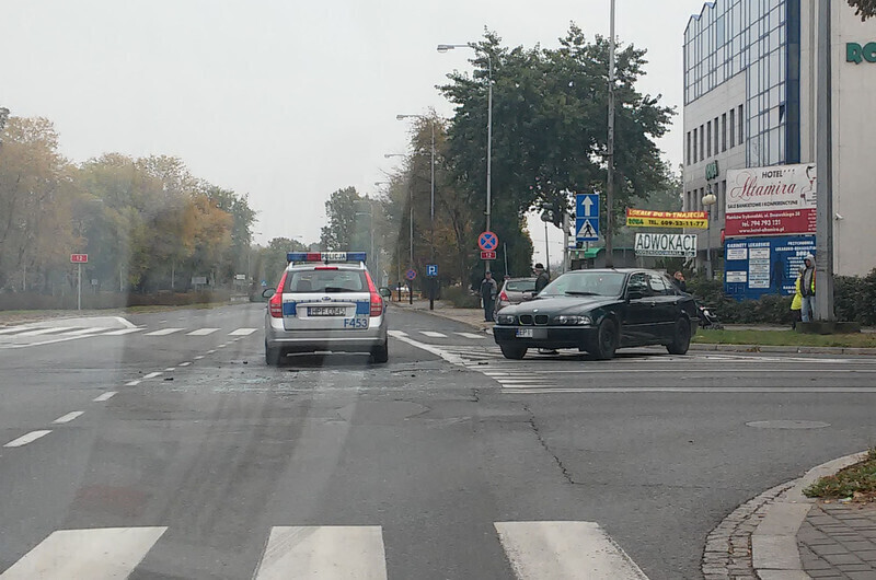 Zdjęcie 2: Stłuczka na feralnym skrzyżowaniu w Piotrkowie 