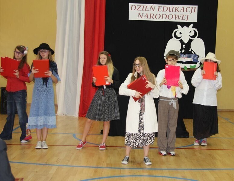 Zdjęcie 22: Dzień Edukacji świętowali w Gimnazjum nr 2