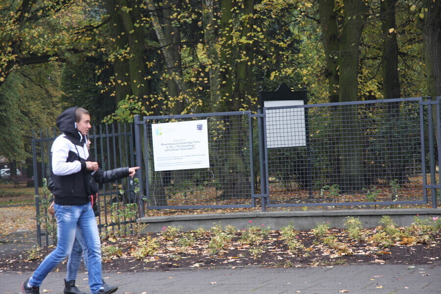 Zdjęcie 1: Park  Poniatowskiego dostępny dla mieszkańców