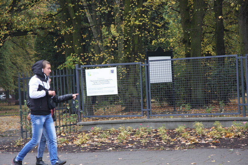 Zdjęcie 2: Park  Poniatowskiego dostępny dla mieszkańców