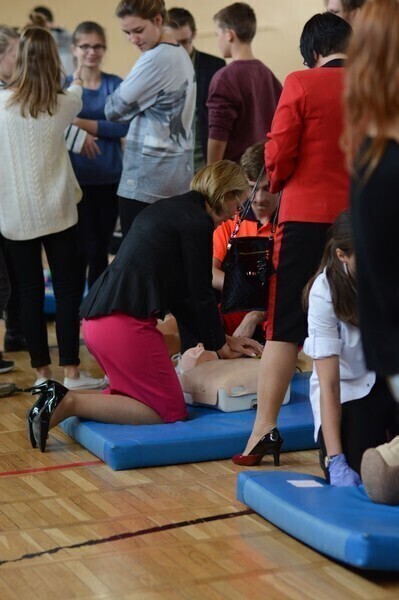 Zdjęcie 2: Gimnazjaliści uczyli się jak ratować życie