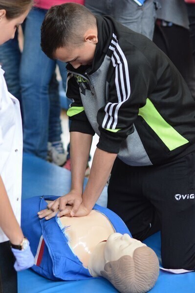 Zdjęcie 10: Gimnazjaliści uczyli się jak ratować życie