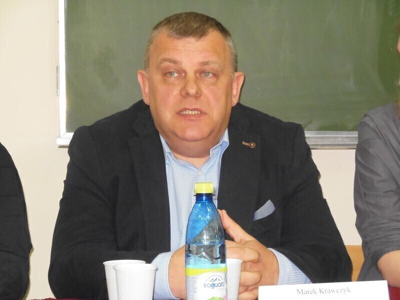 Zdjęcie 11: Studenci pytali, kandydaci odpowiadali