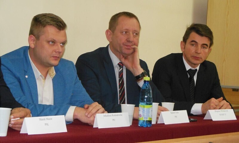 Zdjęcie 12: Studenci pytali, kandydaci odpowiadali