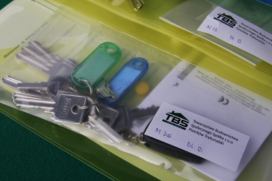 Przekazano klucze do nowych mieszkań