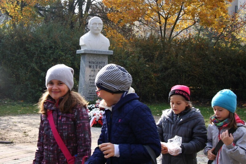 Zdjęcie 4: Witos stanął na skwerze w Piotrkowie
