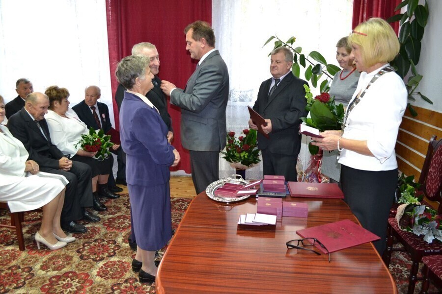 Zdjęcie 1: Ręczno: Odnowili przysięgę małżeńską