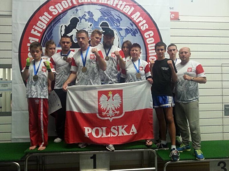 Podwójne uderzenie wojowników Marky-Mark