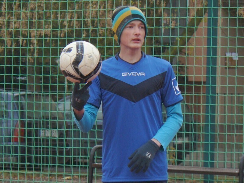 Zdjęcie 2: Pierwszy mecz na wymarzonym boisku już rozegrany