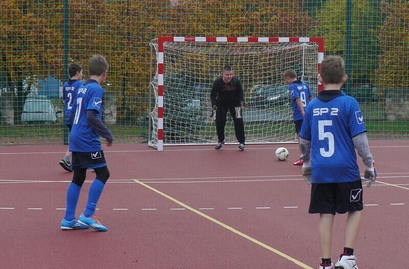 Zdjęcie 3: Pierwszy mecz na wymarzonym boisku już rozegrany