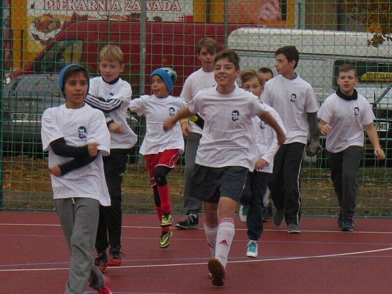 Zdjęcie 5: Pierwszy mecz na wymarzonym boisku już rozegrany