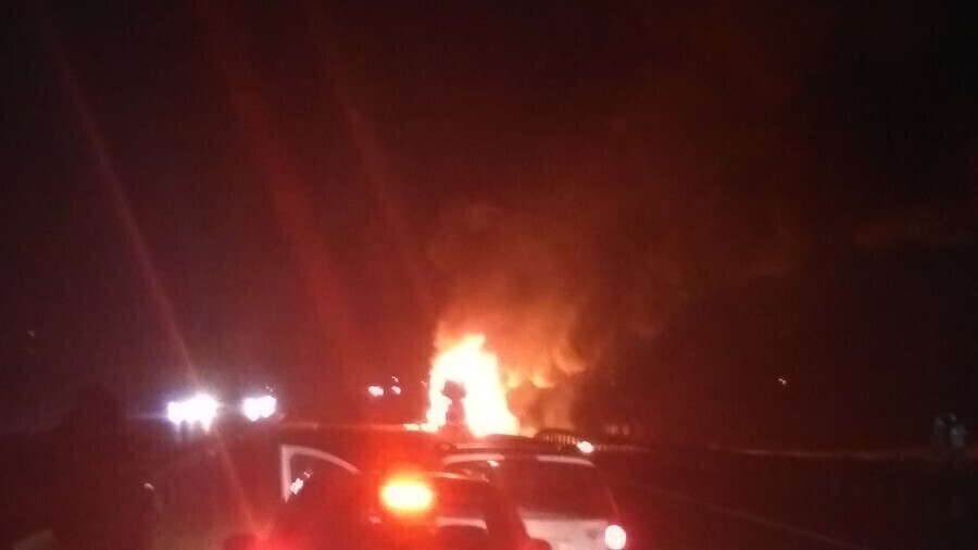 Zdjęcie 1: Pożar na A1. Spłonęło sześć aut 