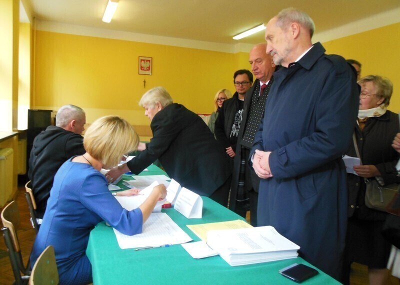 Zdjęcie 5: PiS wygrywa wybory parlamentarne!