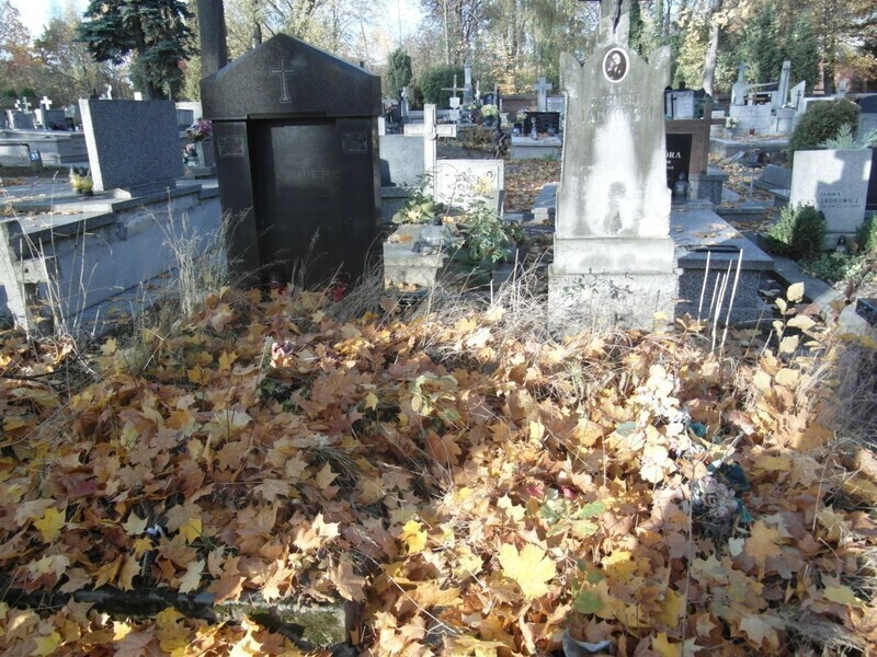 Zdjęcie 2: Posprzątali zapomniane groby