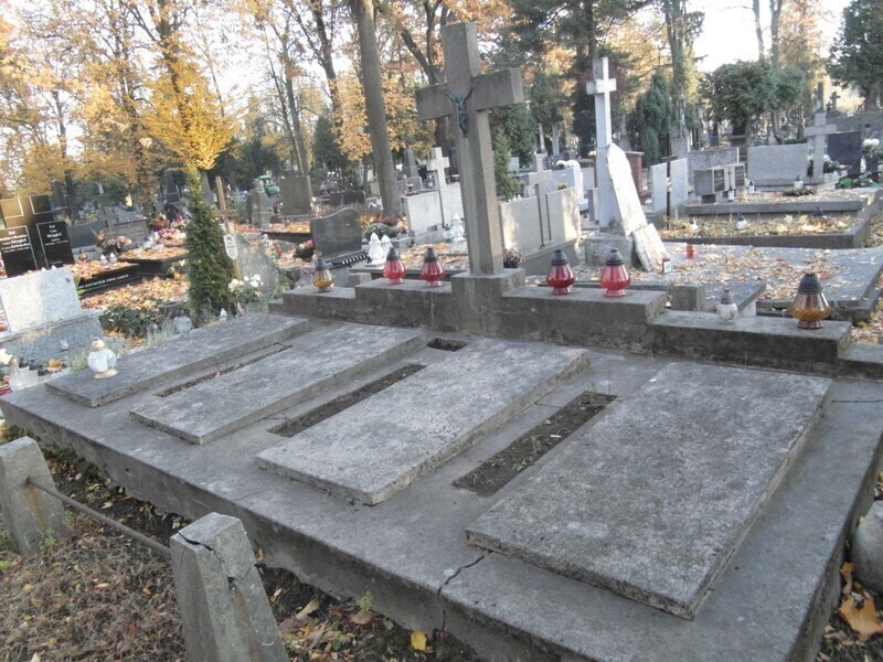 Zdjęcie 11: Posprzątali zapomniane groby