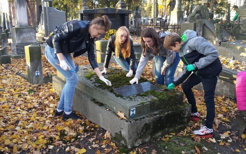 Zdjęcie 15: Posprzątali zapomniane groby