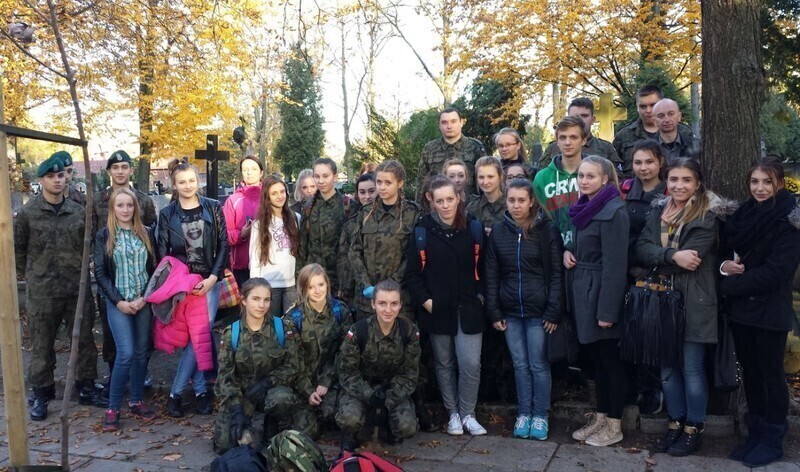 Zdjęcie 21: Posprzątali zapomniane groby