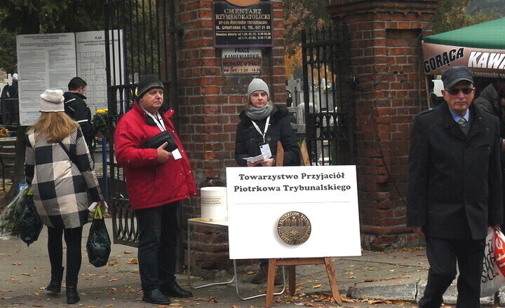 Zdjęcie 1: Zbierają na odnowę zabytkowych nagrobków