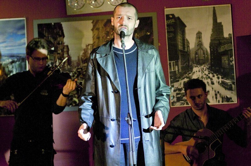 Zdjęcie 4: Bard, poeta, piosenkarz, prowokator i... grabarz. Koncert pamięci Marcina Różyckiego 