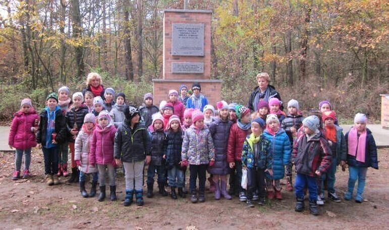 Zdjęcie 5: Lekcja historii w Pieńkach Karlińskich 