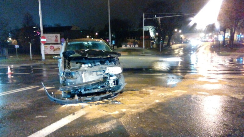 Zdjęcie 6: Trudne warunki na drogach miasta i regionu