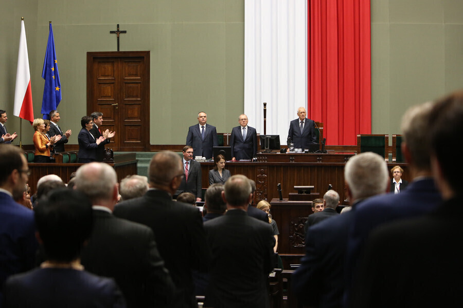 Zdjęcie 1: Posłowie okręgu 10. złożyli ślubowanie