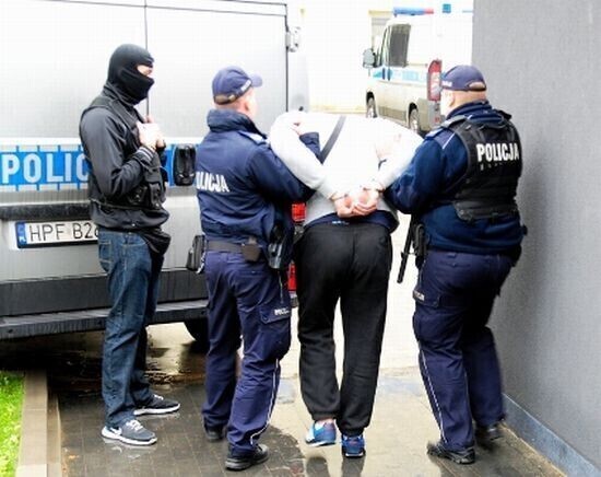 Zdjęcie 5: Cięli nogi ofiary ostrym narzędziem i posypywali solą