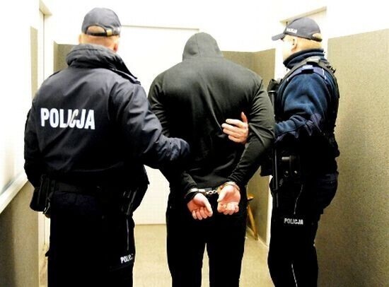 Zdjęcie 6: Cięli nogi ofiary ostrym narzędziem i posypywali solą