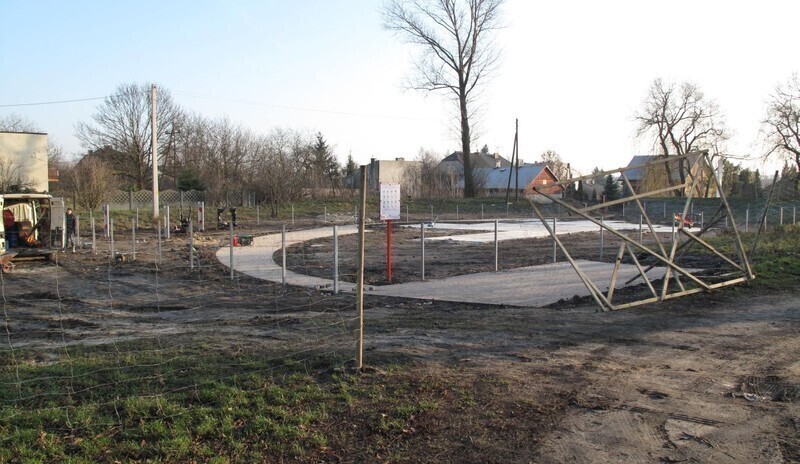 Zdjęcie 2: Plac rozrywki na cyklodromie prawie gotowy 