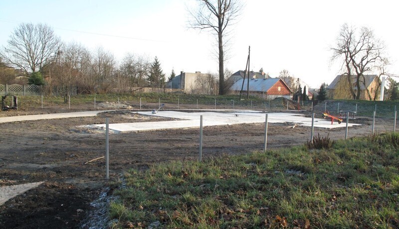 Zdjęcie 3: Plac rozrywki na cyklodromie prawie gotowy 