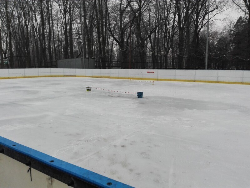 Piotrków. Lodowisko Miejskie otwarte