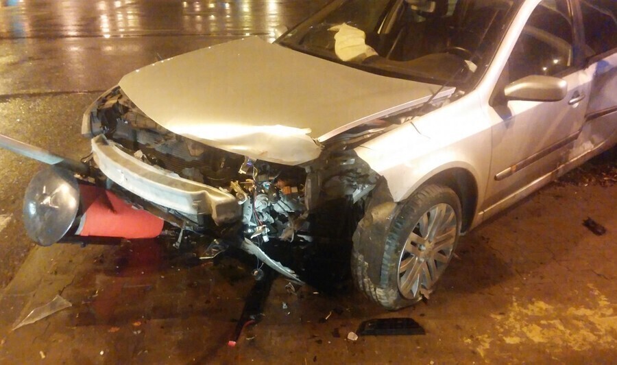 Zdjęcie 1: Nocny wypadek w Piotrkowie