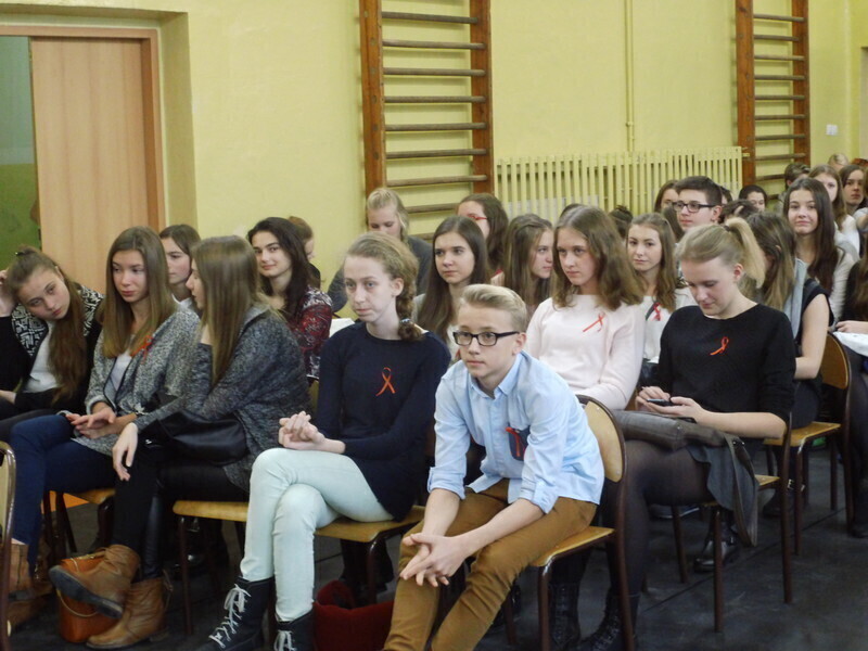 Zdjęcie 8: Moszczenica: obchody Światowego Dnia Walki z AIDS