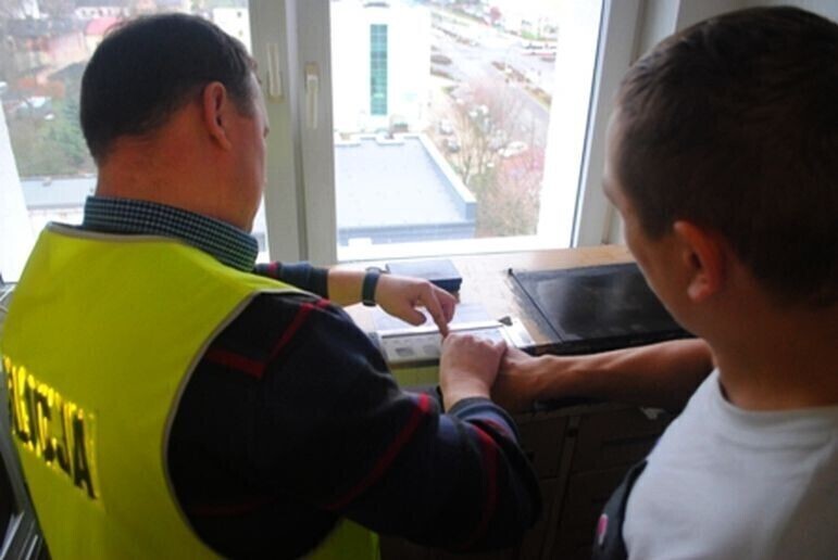 Nękał sąsiada usłyszał zarzuty