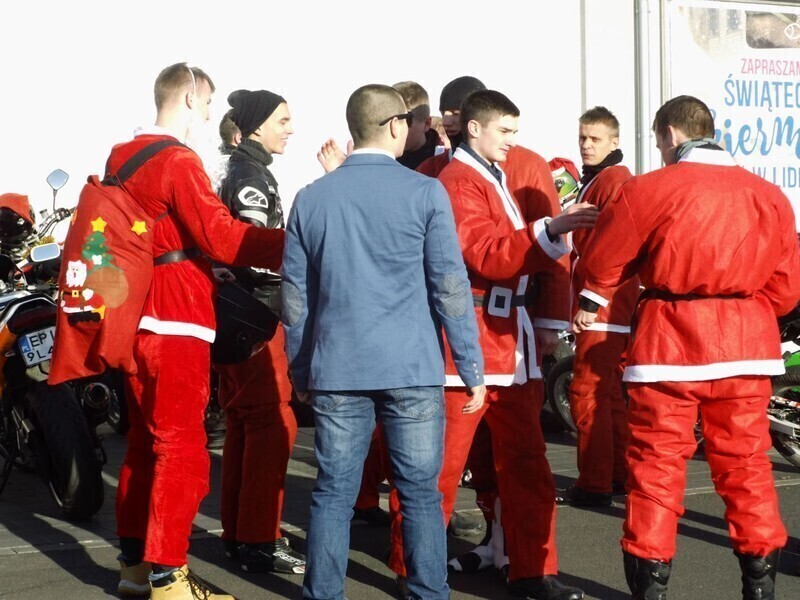 Zdjęcie 5: Mikołaje wsiedli na motocykle 